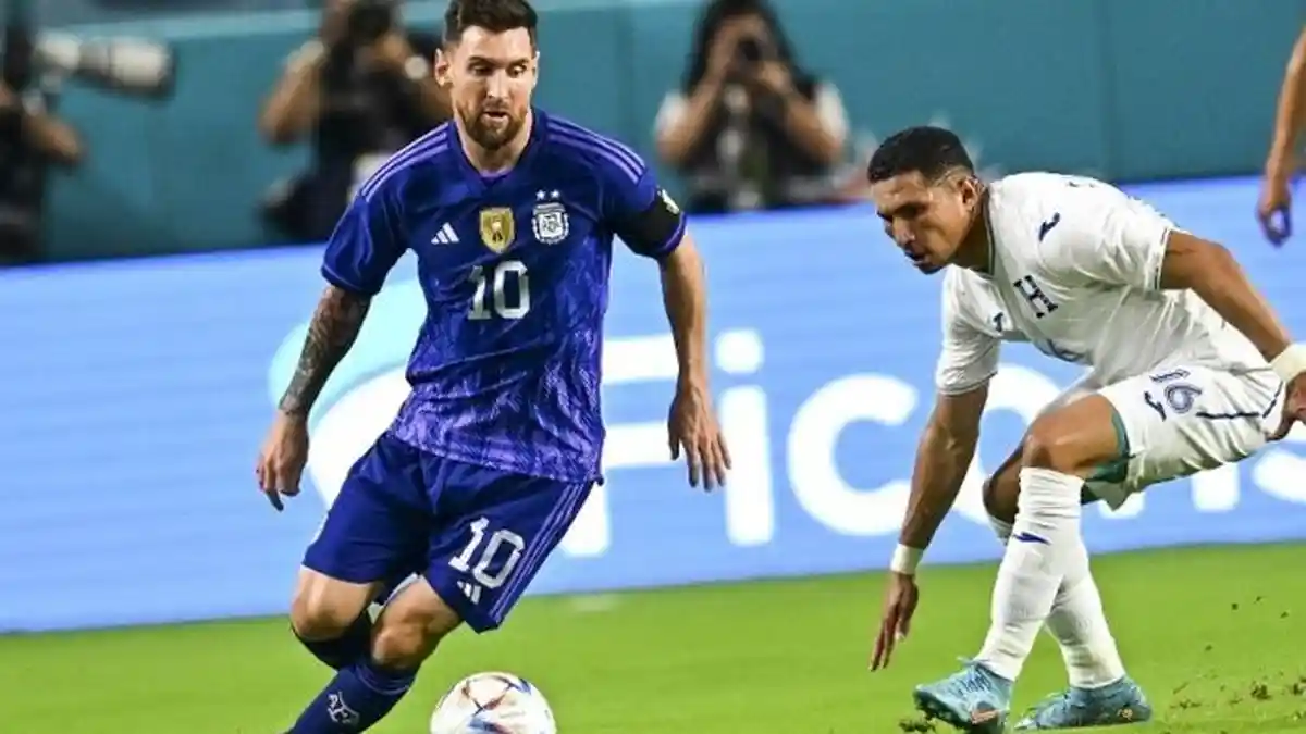 Messi Bikin Kiper Honduras sampai Berlutut