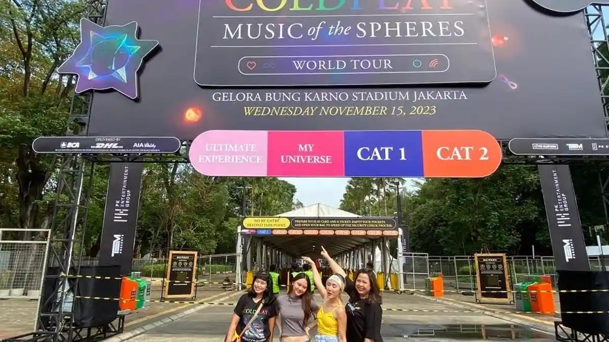 Fans Coldplay Cuti Kerja Demi Konser Chris Martin Dkk
