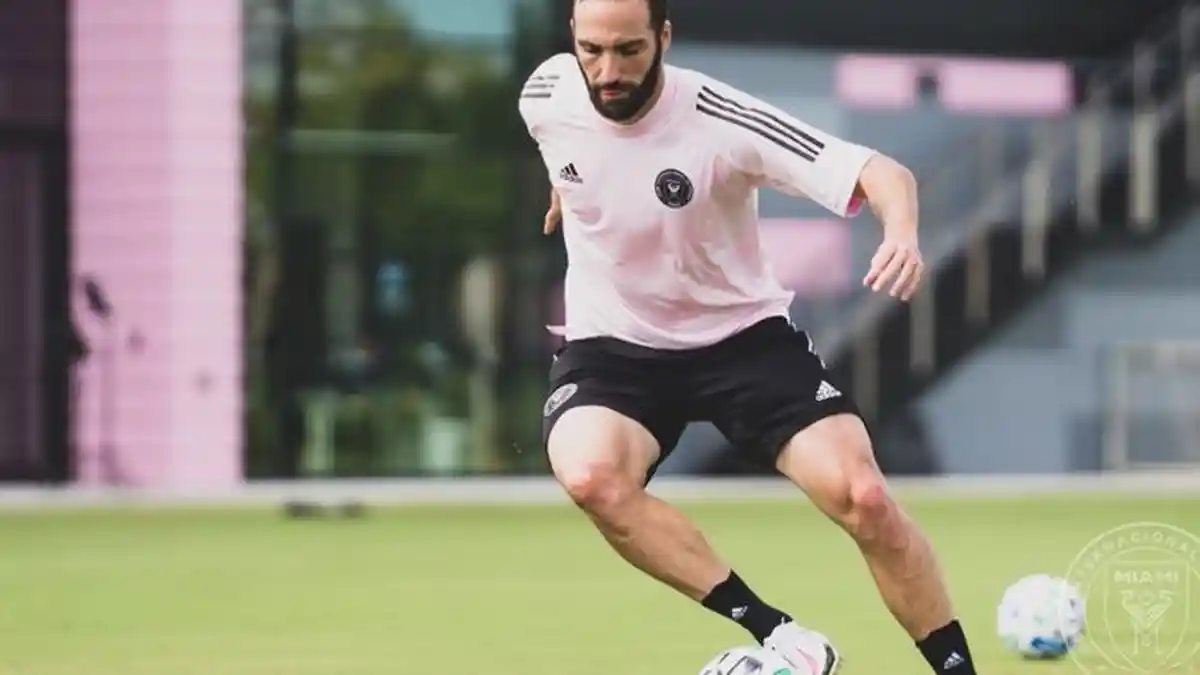 Putus Kontrak di Juventus, Gonzalo Higuain Gabung Klub David Beckham