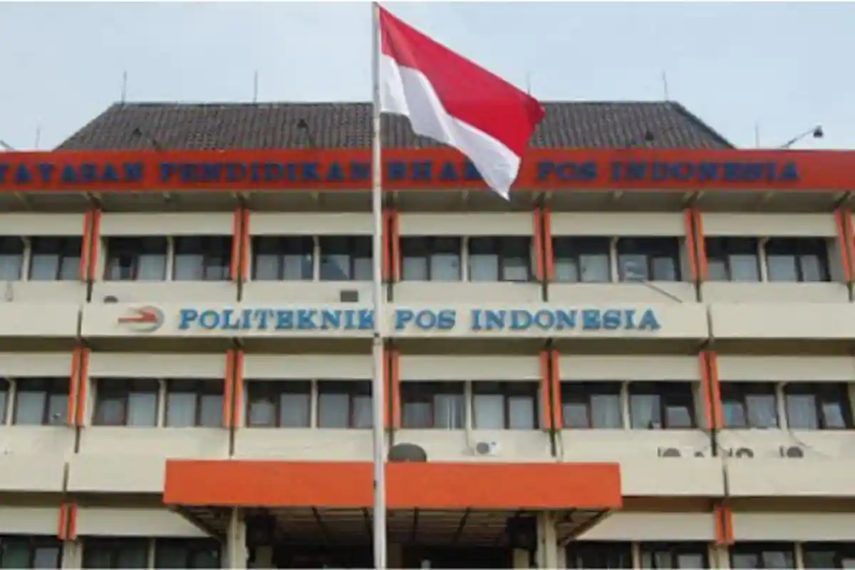 Direktur Politeknik Pos Indonesia dalam Webinar