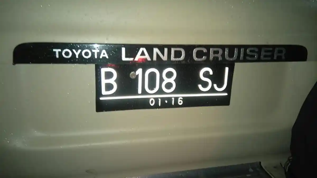 Gatot Brajamusti Tidak Bayar Pajak Toyota Land Cruiser