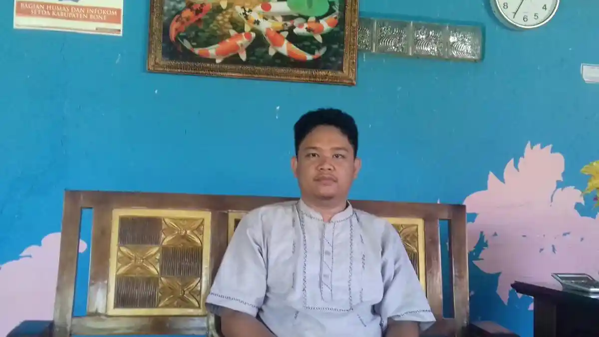 Ellyas Pikal Ada di Bone, Jadi Kepala Desa Solo