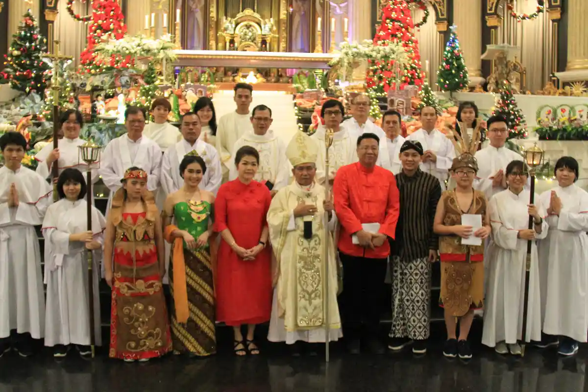 Mgr Agustinus Agus Pr Berbagi Sukacita Natal Melalui Nyanyian di Rutan Serdam Pontianak - misa-natal-4.jpg