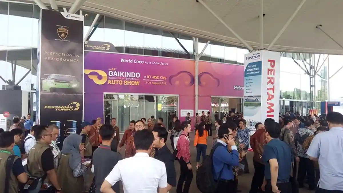 REALTIME NEWS: Ingin Lihat Mobil Baru Berbagai Tipe? Datang Saja ke GIIAS 2016