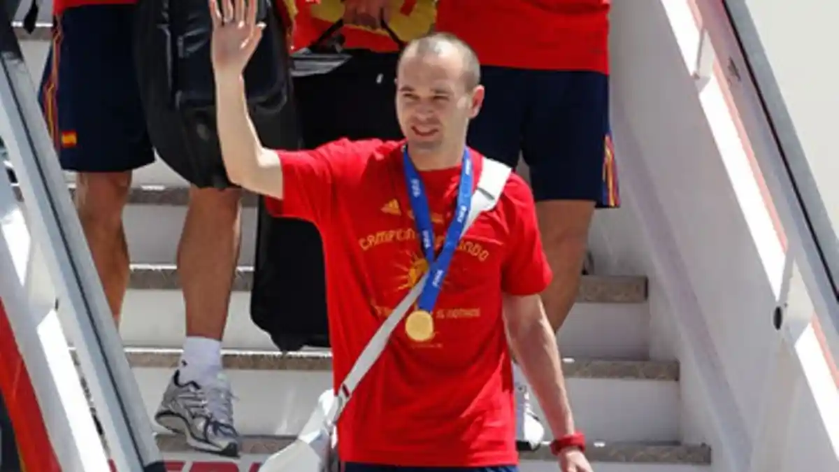 Sergio Ramos itu Bek Tengah yang Terbaik Saat ini kata Andres Iniesta