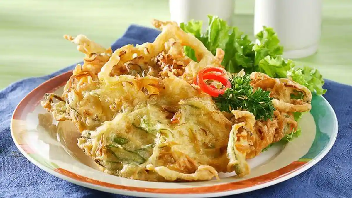 Pantas Garing dan Gurih, Terbongkar Cara Pedagang Masak Bakwan Goreng yang Enak