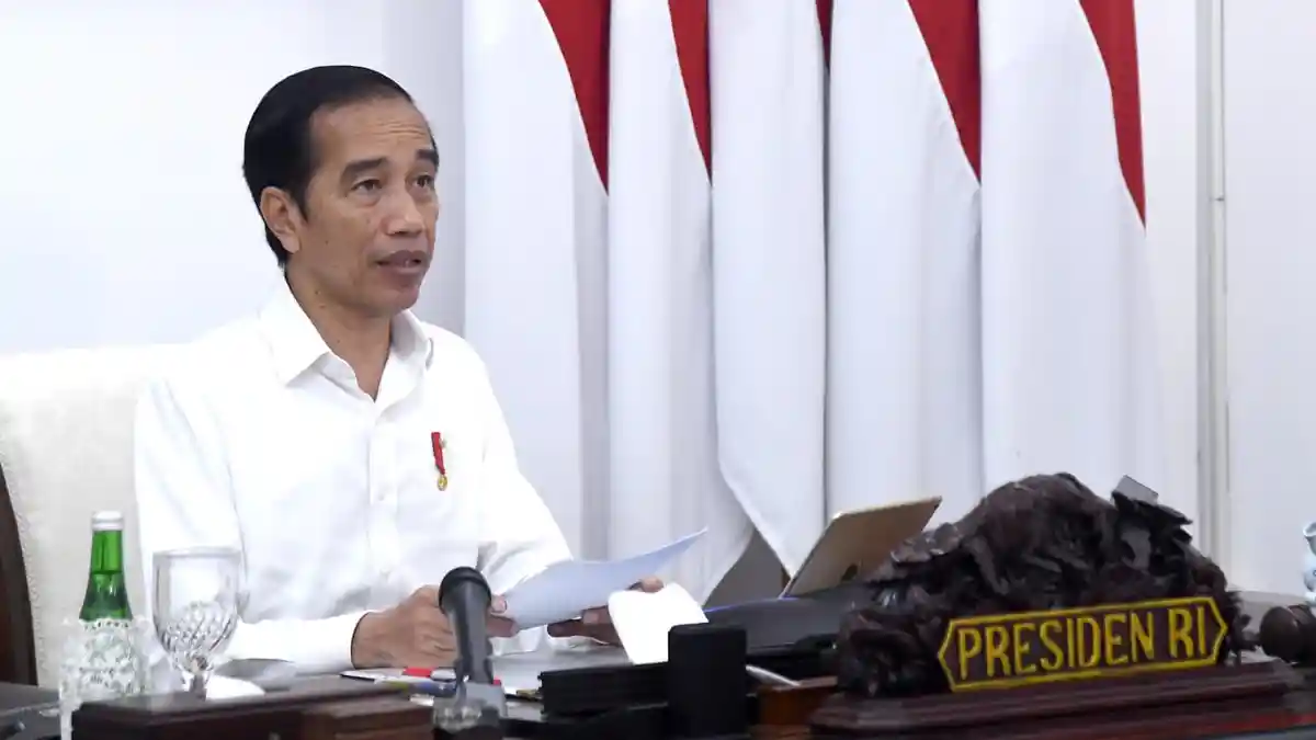 Jokowi Minta Masyarakat Kembali Pakai Masker, Berlakukan Syarat Bagi Pelaku Perjalanan Dalam Negeri