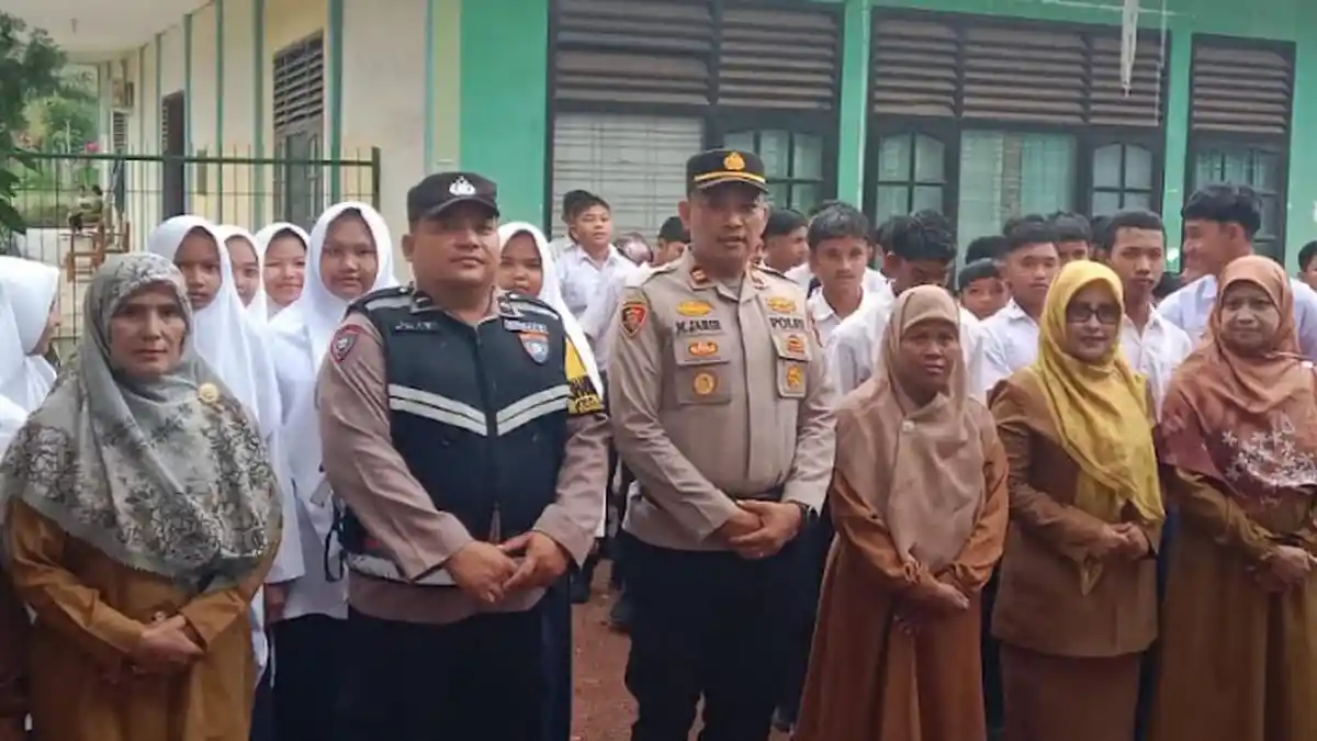 Kapolsek Kuta Baro Ajak Pelajar SMP Abulyatama Jauhi Narkoba