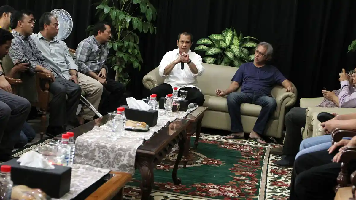 Menteri Marwan Ajak Iwan Fals Blusukan ke Desa