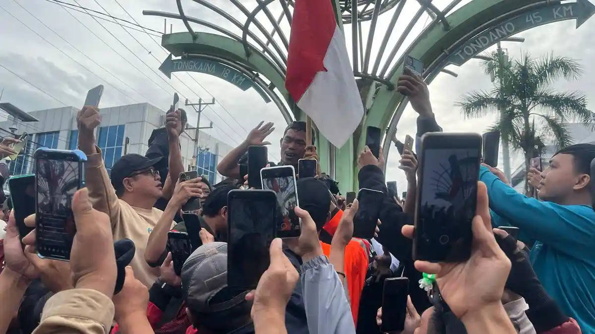 Daeng Anpes Sudah Sampai Garis Finish, Pejalan Kaki Makassar - Manado Ini Menangis di Zero Point