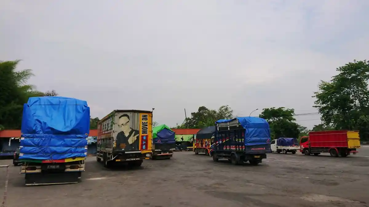 Dengar Perdebatan Sopir Truk Pantura Soal UU Cipta Kerja: Masa Sampai 10 Cucu Masih Kontrak