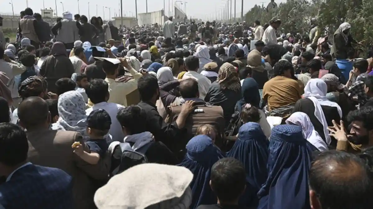 Taliban Telah Janjikan Amnesti, Warga Tetap Ingin Pergi dari Afghanistan