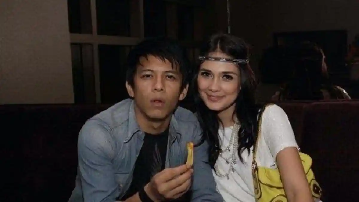 Luna Maya Terima Telpon dari Ariel Noah, Ini Hal Pertama yang Ia Tanyakan. Lihat Videonya!