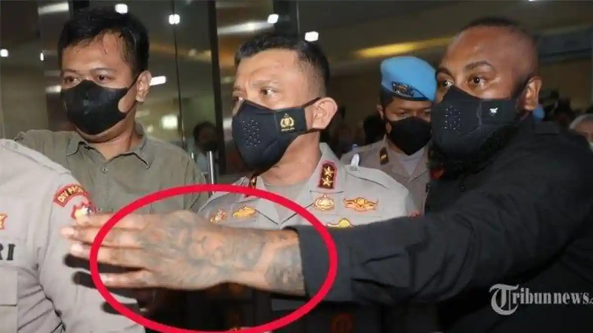Brewok dan Bertato, Sosok Ajudan Irjen Ferdy Sambo yang Sedot Perhatian