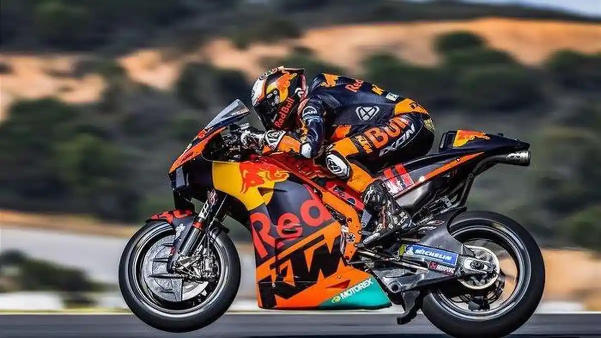 Lewis Hamilton Dikabarkan Tertarik Berinvestasi di Tim MotoGP, KTM Jadi ...