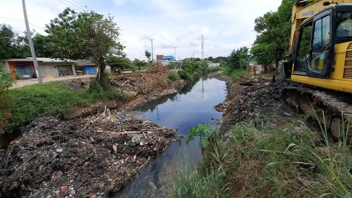 Sampah Seberat 5 Ton di Kali Jambe Tambun Sudah Diangkut, Sumardi: Alhamdulillah Belum Ada Kendala