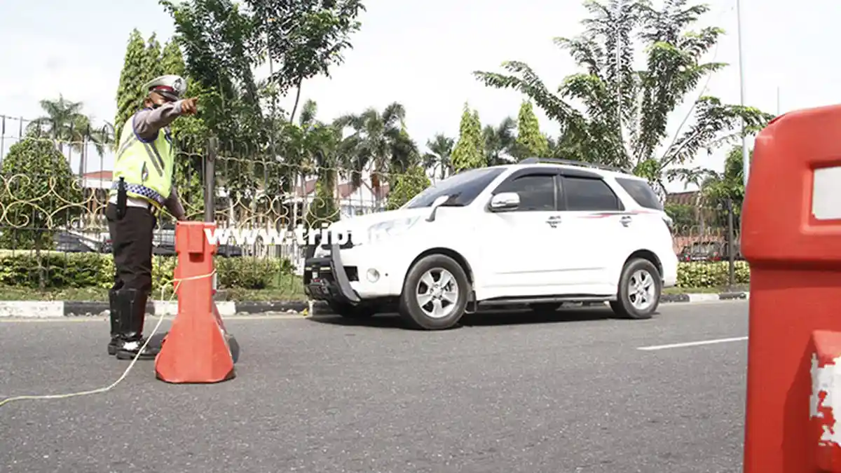 Foto : Penyekatan Jalan Saat PPKM Level 4 di Pekanbaru - penyekatan-ppkm-level4-pekanbaru.jpg