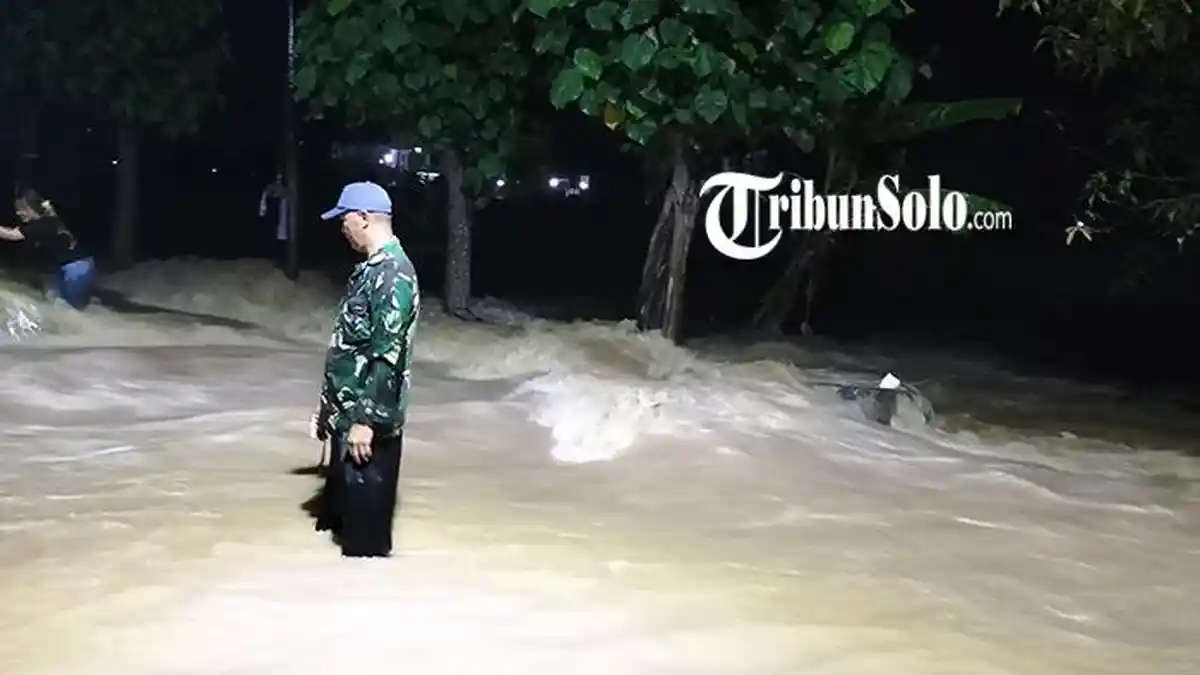 Hujan Picu Banjir di Sragen, Bendungan Blimbing Sambirejo Meluap