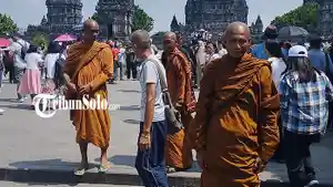 Para-Bhikku-Thudong-tiba.jpg