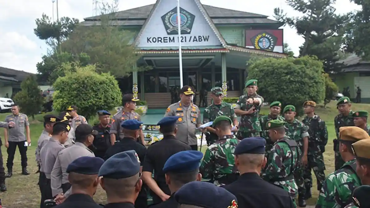 Wakapolda Kalbar Pesan Pengamanan Aksi Damai di Sintang Kedepankan Sikap Humanis
