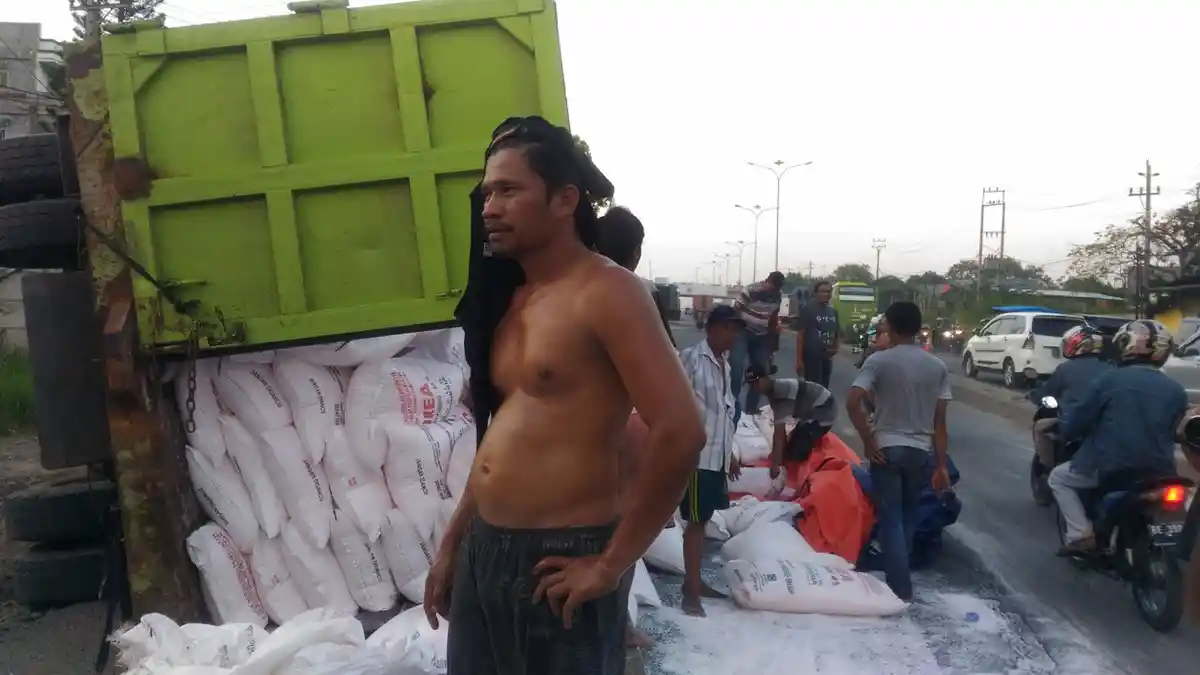 Penyebab Truk Terguling di Bypass karena Sopir Tak Lihat Kondisi Jalan