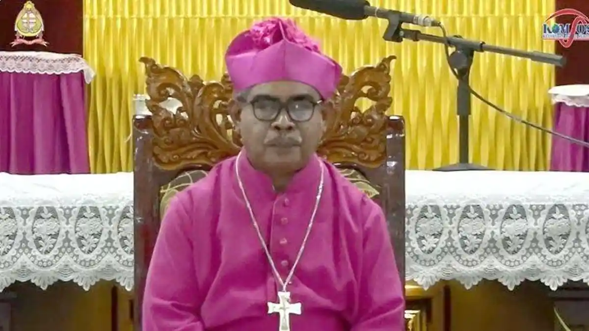 Mgr Hironimus Pakaeoni Sebut Ulang Tahun ke-55 Momen Berahmat