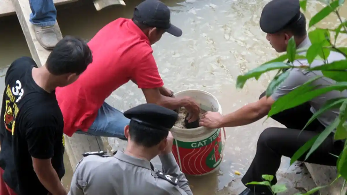 Warga Bandung Temukan Mortir di Kebun Cempaka