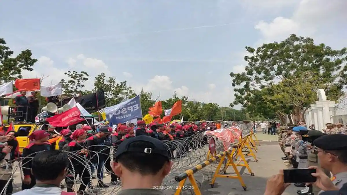 Tak Bisa Temui Wali Kota Batam, Buruh Sempat Tolak Dialog dengan Kadisnaker