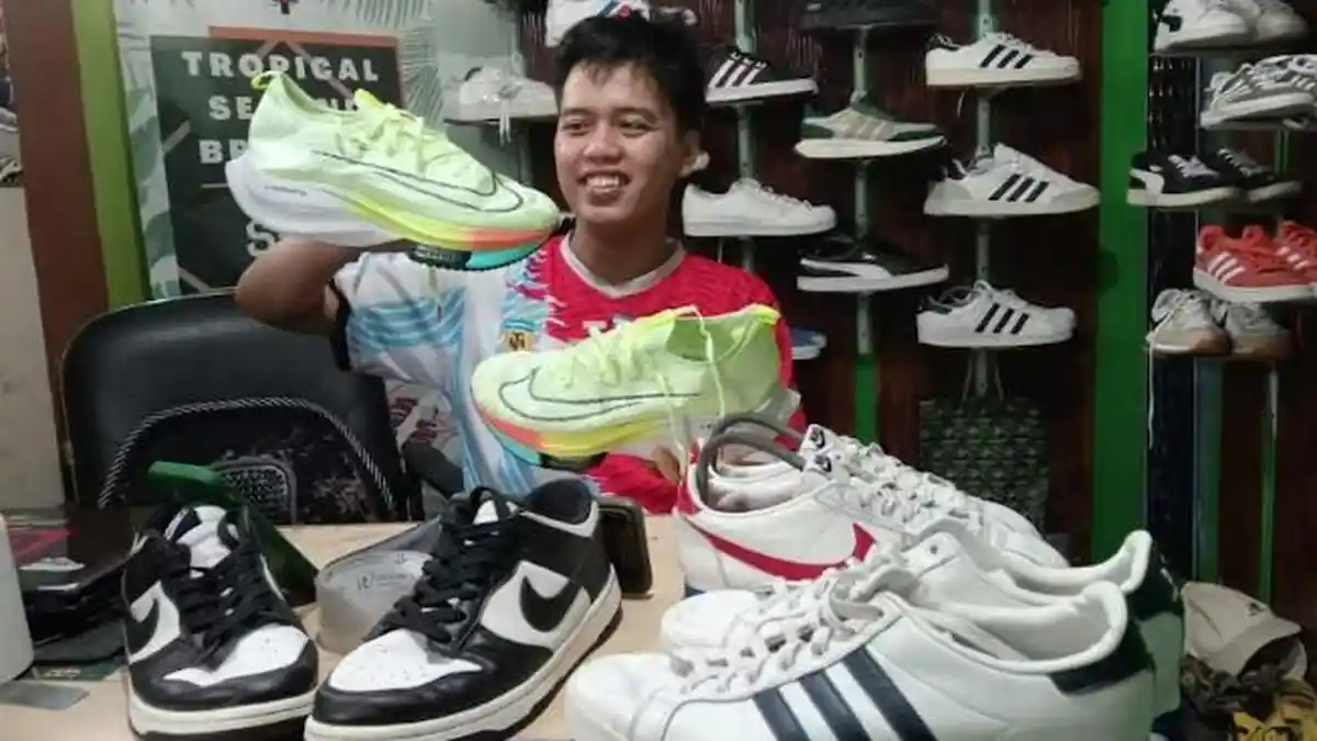 Kisah Sukses Pemuda Gresik Bisnis Sepatu Second Branded, Terjual Ratusan Pasang per Bulan: Anak Muda