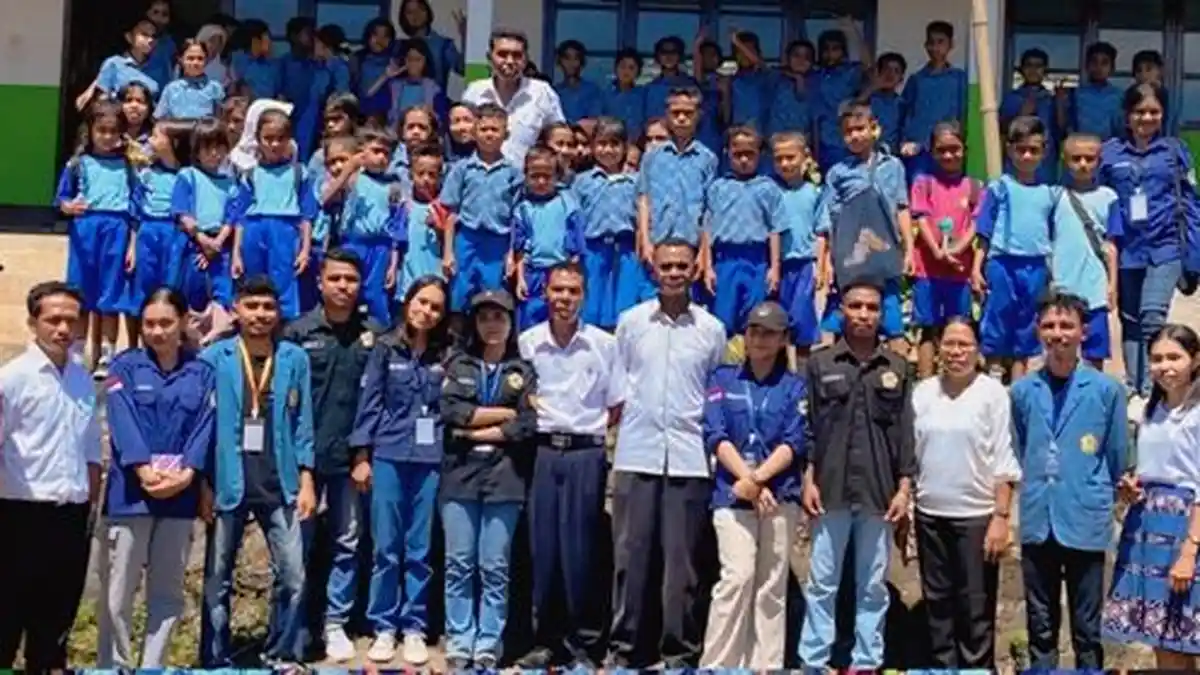 Mahasiswa MBKM Unwira Kupang Kunjungi SDI Weranggere 