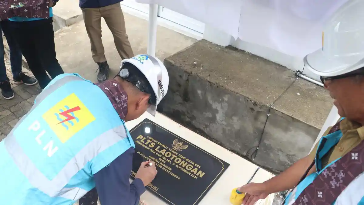 Masyarakat Desa Laotongan Sulut Kini Nikmati Listrik Bersih dari PLTS PLN 180 kWp - PLN-Hadirkan-PTLS-di-Sangihe-1.jpg