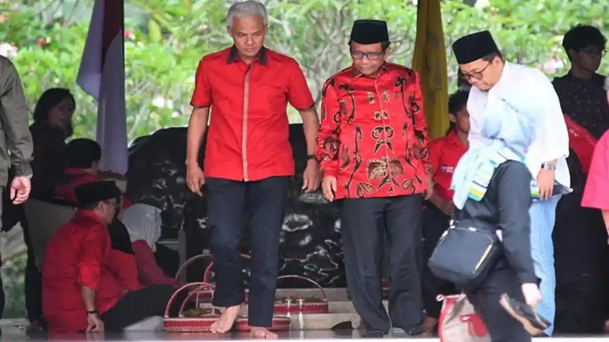 Usai Ziarah ke Makam Bung Karno di Blitar, Mahfud MD Minta Doa Restu: Kebenaran Harus Menang