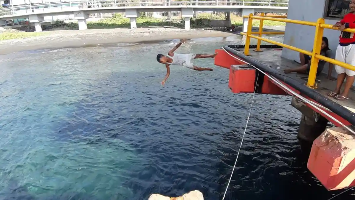 Cerita Para Pemburu Logam di Pelabuhan Gilimanuk, 'Kucing-kucingan' Dengan Petugas
