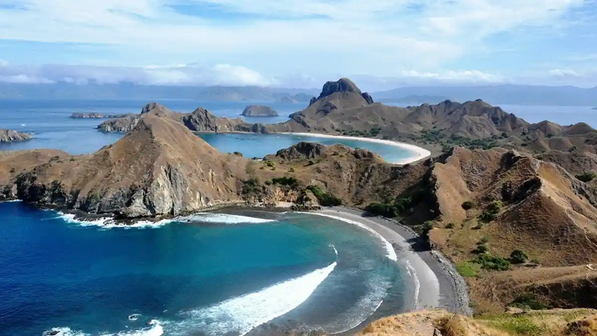 Labuan Bajo Dikembangkan Jadi Kawasan Wisata Kelas Dunia