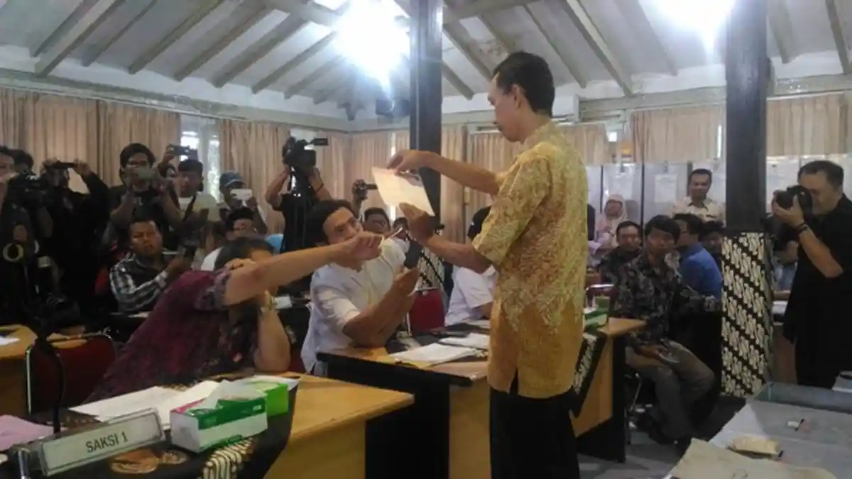 11 Kotak Suara Dibuka Secara Sampling, Satu Surat Suara Dinyatakan Sah untuk Imam-Fadli