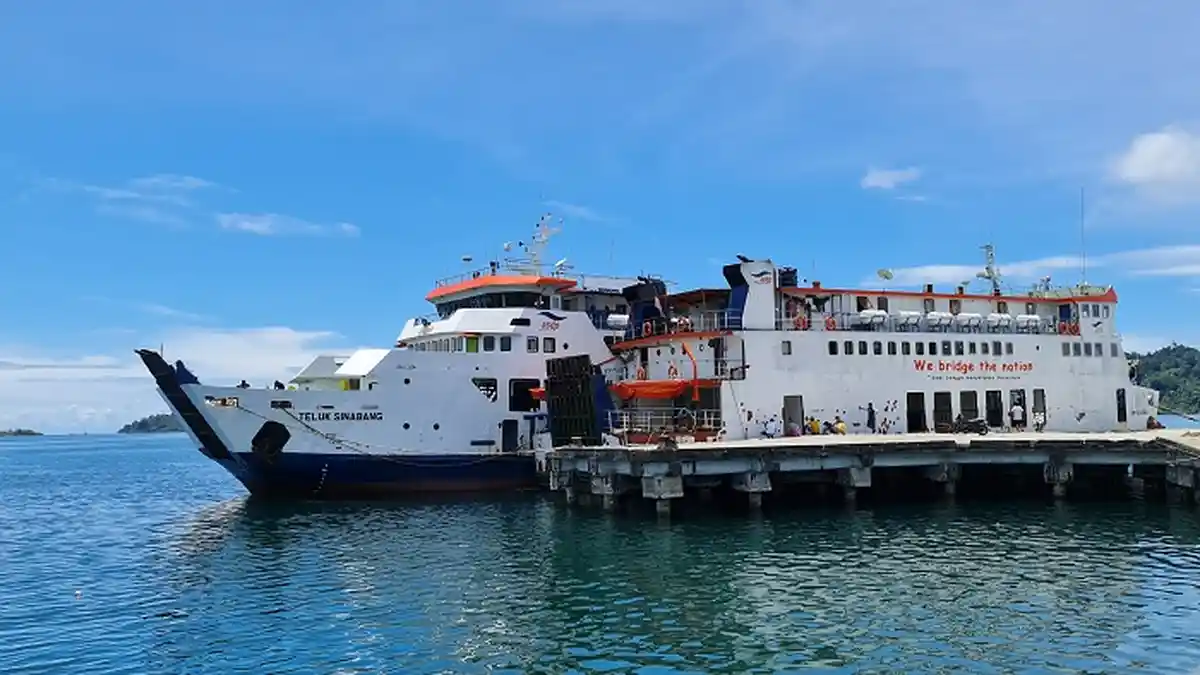 Gelombang Tinggi Capai 5 Meter, KMP Teluk Sinabang dan Kapal Aceh Hebat 1 Tidak Berlayar di Simeulue