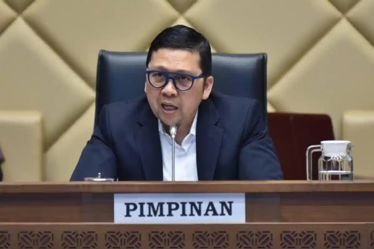 Mencla-Mencle, Komisi II DPR Tegur KPU Terkait Caleg Terpilih Harus Mundur Jika Maju Pilkada 2024