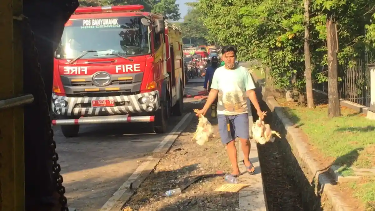 Kecelakaan Truk Ayam di Pudakpayung Semarang, Lalu Lintas Padat Merayap Pagi Ini