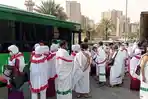 Jemaah-haji-bersiap-naik-bus-shalawat-untuk-umrah-ibadah-haji-di-Makkah.jpg