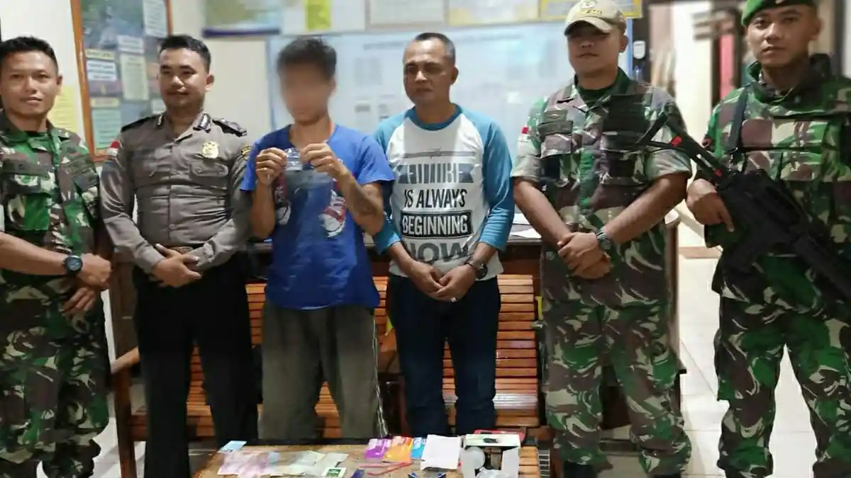 Kedapatan Bawa Sabu, Warga Jagoi Babang Diamankan Satgas Pamtas Yonmek 643
