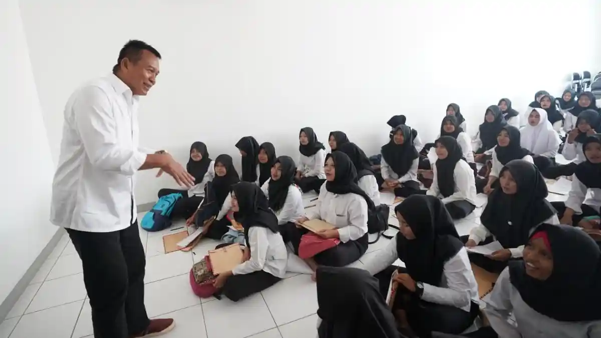 Sambangi Buruh Nabati, Kang Hasan Siap Sejahterakan Dengan Bogagawe