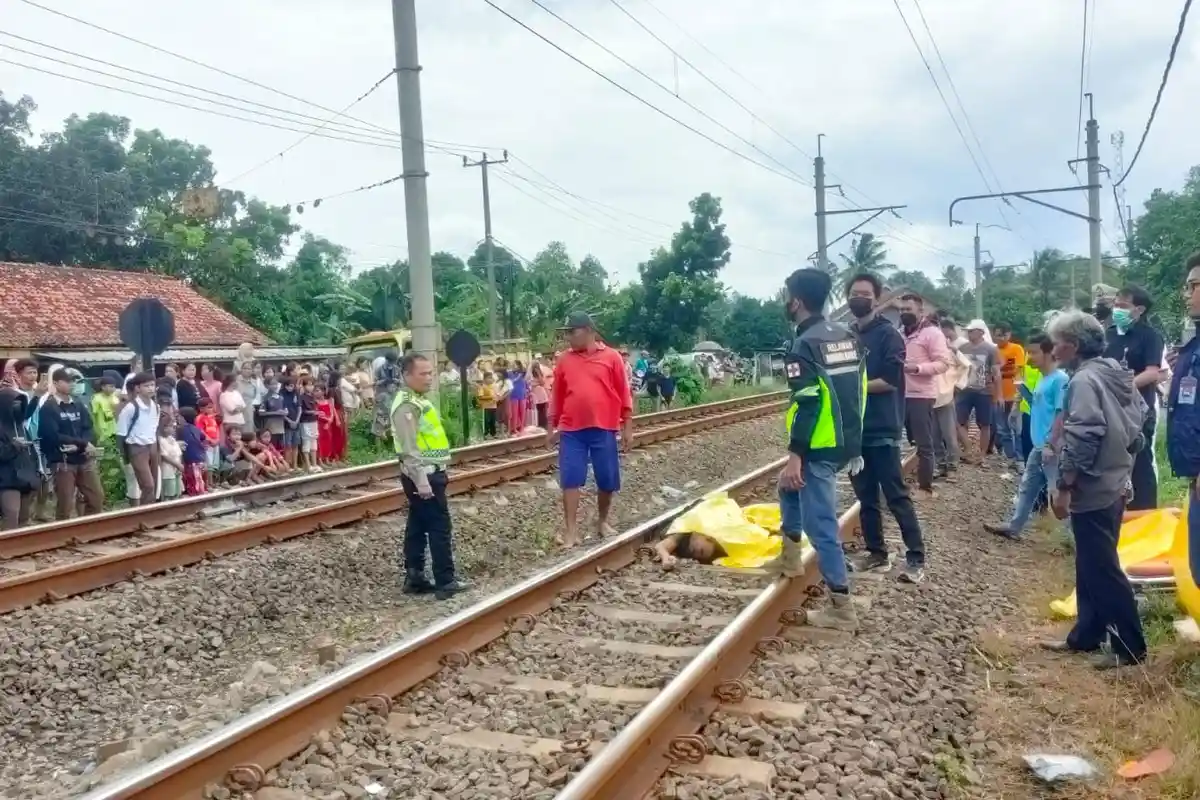 Pengendara Motor Asal Banten Tewas Tertabrak Kereta Api di Parungpanjang Bogor