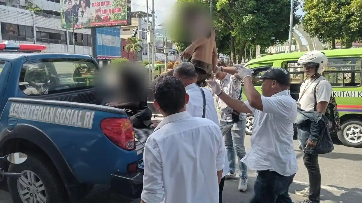 Dinsos Evakuasi Dua ODGJ yang Sering Berkeliaran di Kawasan Alfatah Ambon
