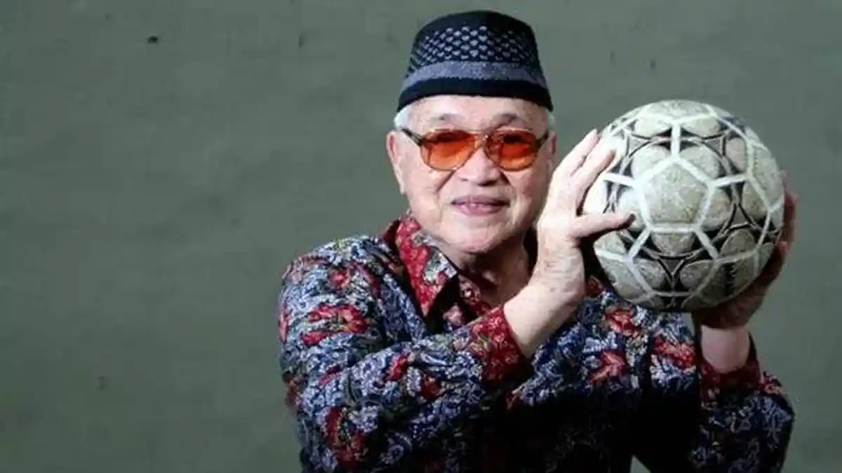 Kiper Legendaris Indonesia dan Eks Ajudan Soekarno Susul Adiknya yang Wafat 2 Hari Lalu