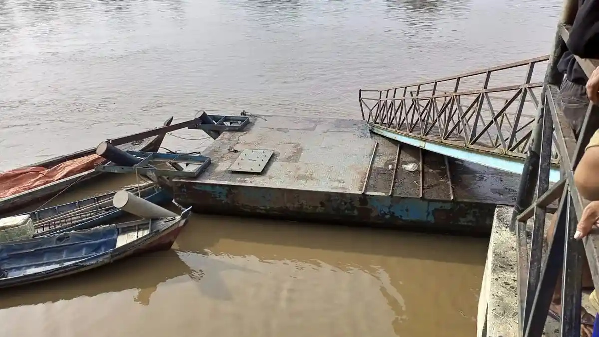 Dermaga di Teluk Kempas Tanjabbar Roboh Dihantam Tag Boat Maju Jaya