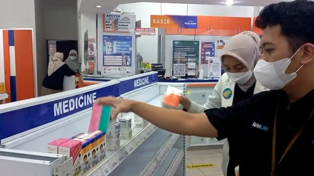 Apotek Kimia Farma Jepara Patuhi Instruksi Kemenkes, Hentikan Penjualan Semua Jenis Obat Sirup