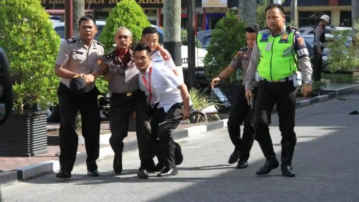 Penyerangan Mapolda Riau oleh Terduga Teroris, Seorang Polisi Dikabarkan Tewas
