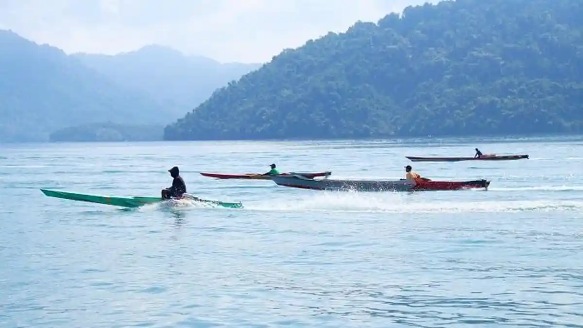 Peringatan HUT Morut ke-12, Lomba Katinting Jadi Daya Tarik Wisatawan