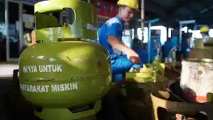 Pengisian-gas-elpiji-3-kg-di-SPBU-Pertamina.jpg