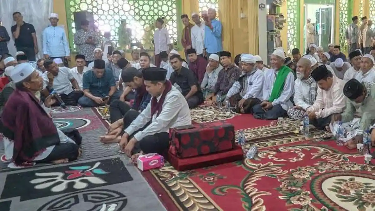 Ribuan Santri dan Alumni Dayah Darul Mu’arrif Peringati Haul Ke-26 Abu Lam Ateuk